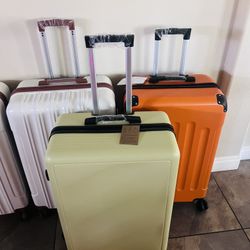 🧳✨ Large 28” Premium Luggage – TSA Lock – Travel Ready! ✨🧳  📍 Pickup Location: S. Durango & 215 near IKEA  Upgrade your travel game with these bran