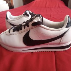 Nike Cortez Size 6 Women $25