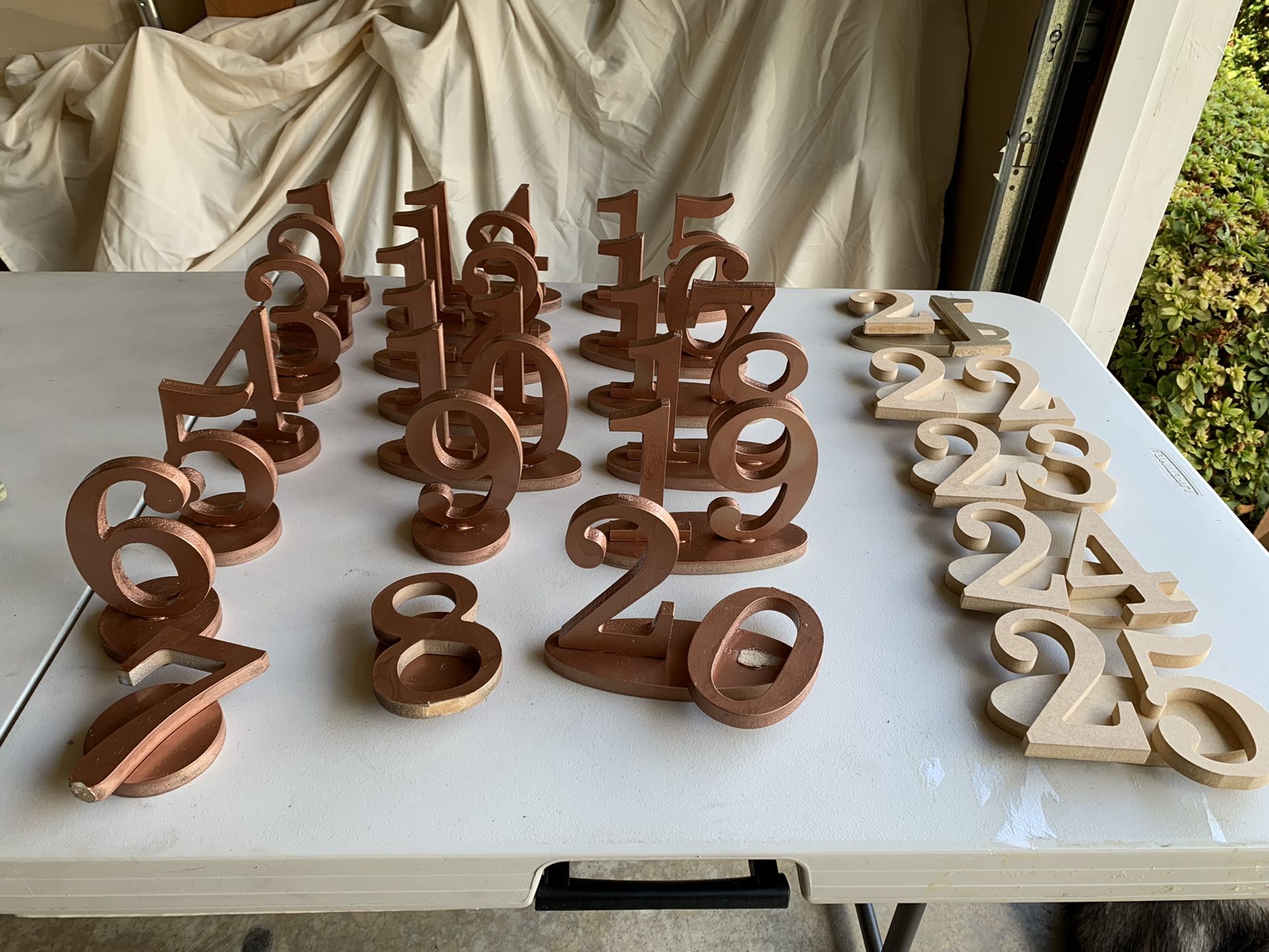 Wood table numbers