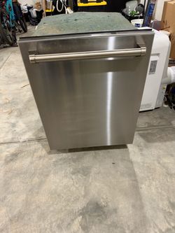 Cosmo 24” Stainless Steel Dishwasher – Works Great –