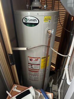 A.O. Smith 50-Gallon Natural Gas Water Heater � Working