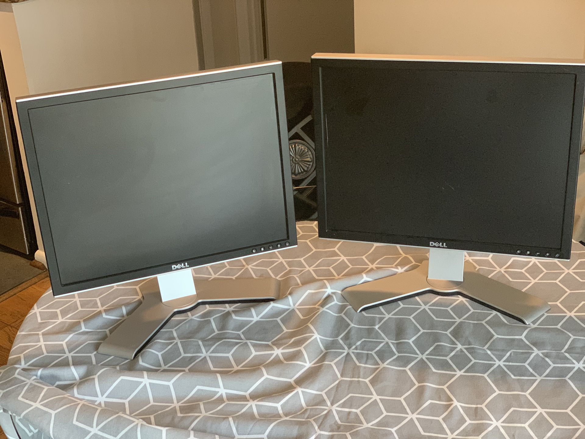 Dual screen monitors