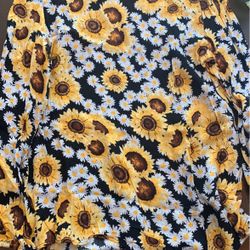 Blusa De Girasoles 🌻 Talla M $5