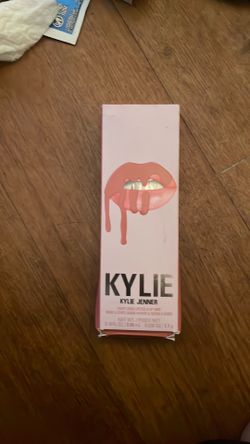 KYLIE LIP KIT 305 HARMONY VELVET
