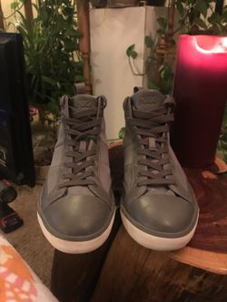 Ralph Lauren Polo Shoes Size 11. A Smokey grey converse midntop feeljng to em. Go well with almost anything.