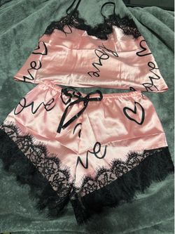 Women’s sleepwear
