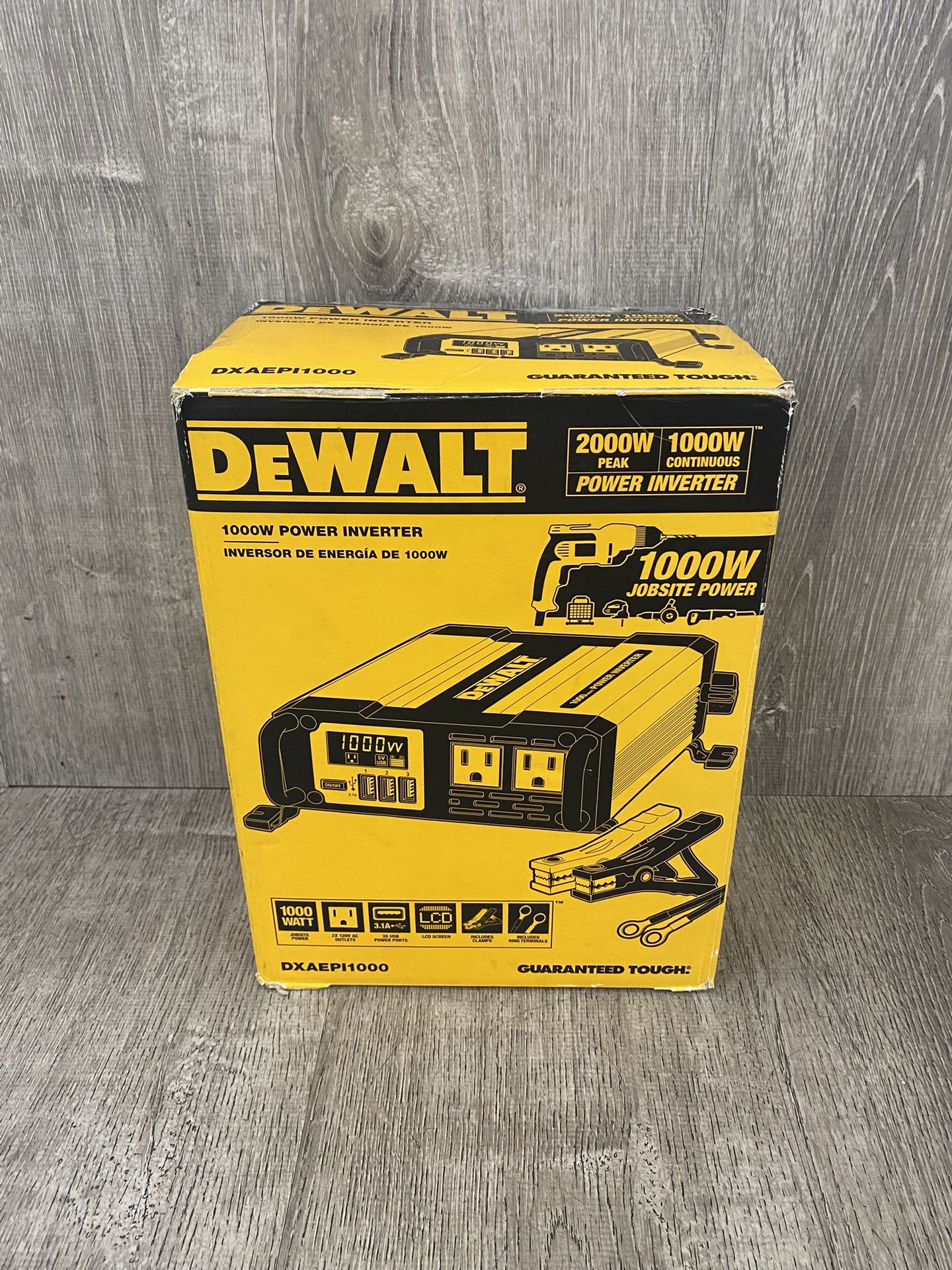 Dewalt 1000W Power Inverter DXAEPI1000