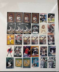 30  Ichiro Includes 2 Rookie Baseball Cards