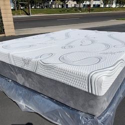 Full Organic Hybrid Cool Gel Memory Foam Mattress!!