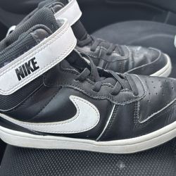 Nike Shoes Size  2y