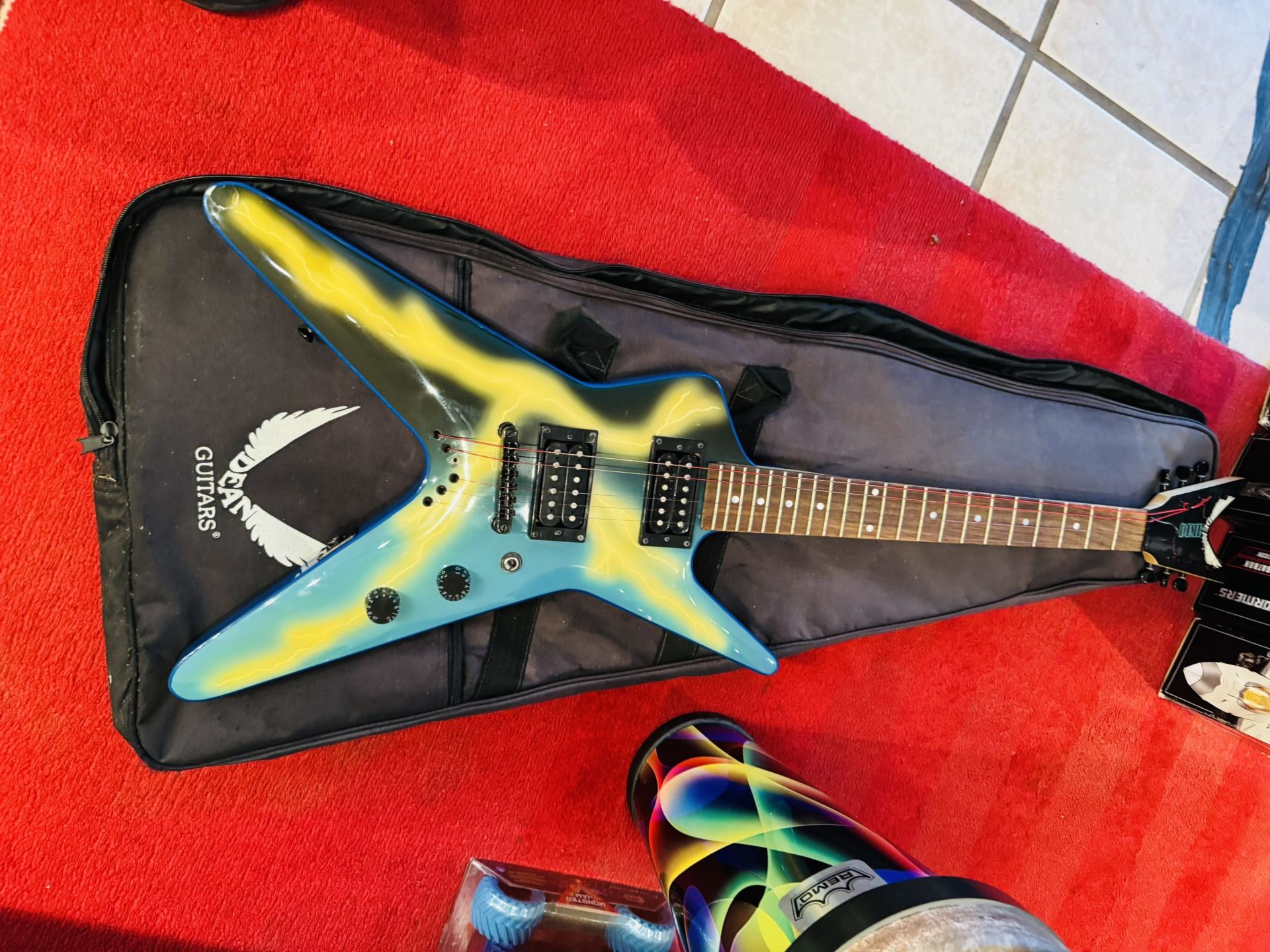 DEAN ELECTRIC GUITAR DIME