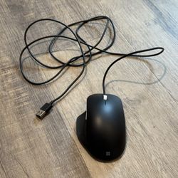Microsoft Ergonomic Mouse - Black - USB Wired - Model 1923