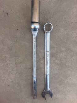 CRAFTSMAN FLEX HEAD 1 1/8 SOCKET AND WRENCH