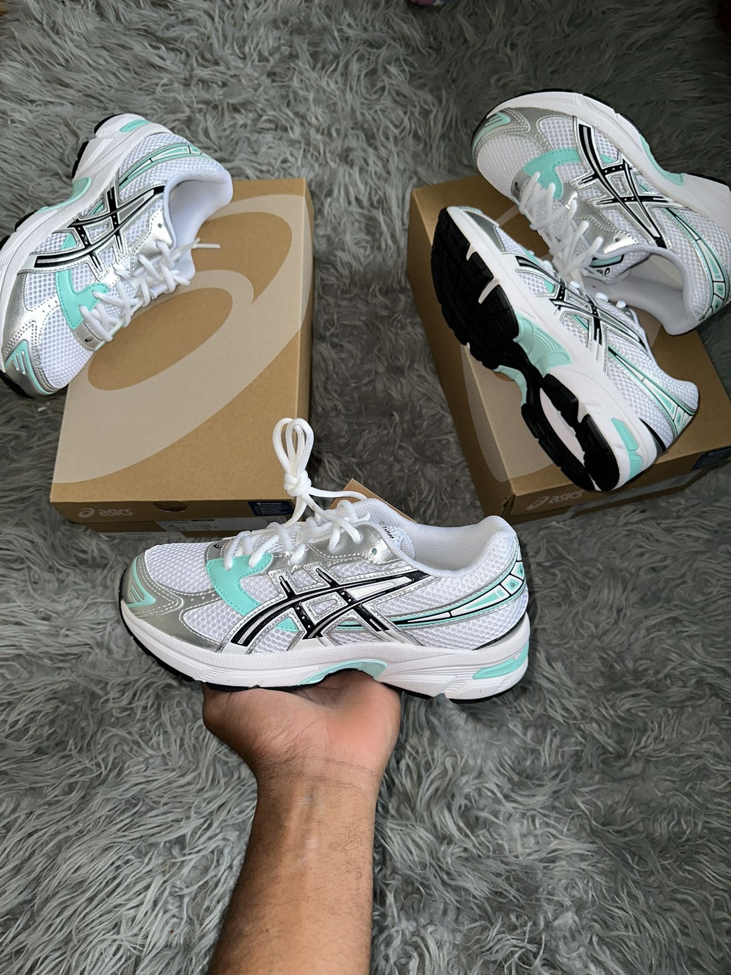 Asics ( Size 6Y / 7.5 Women 