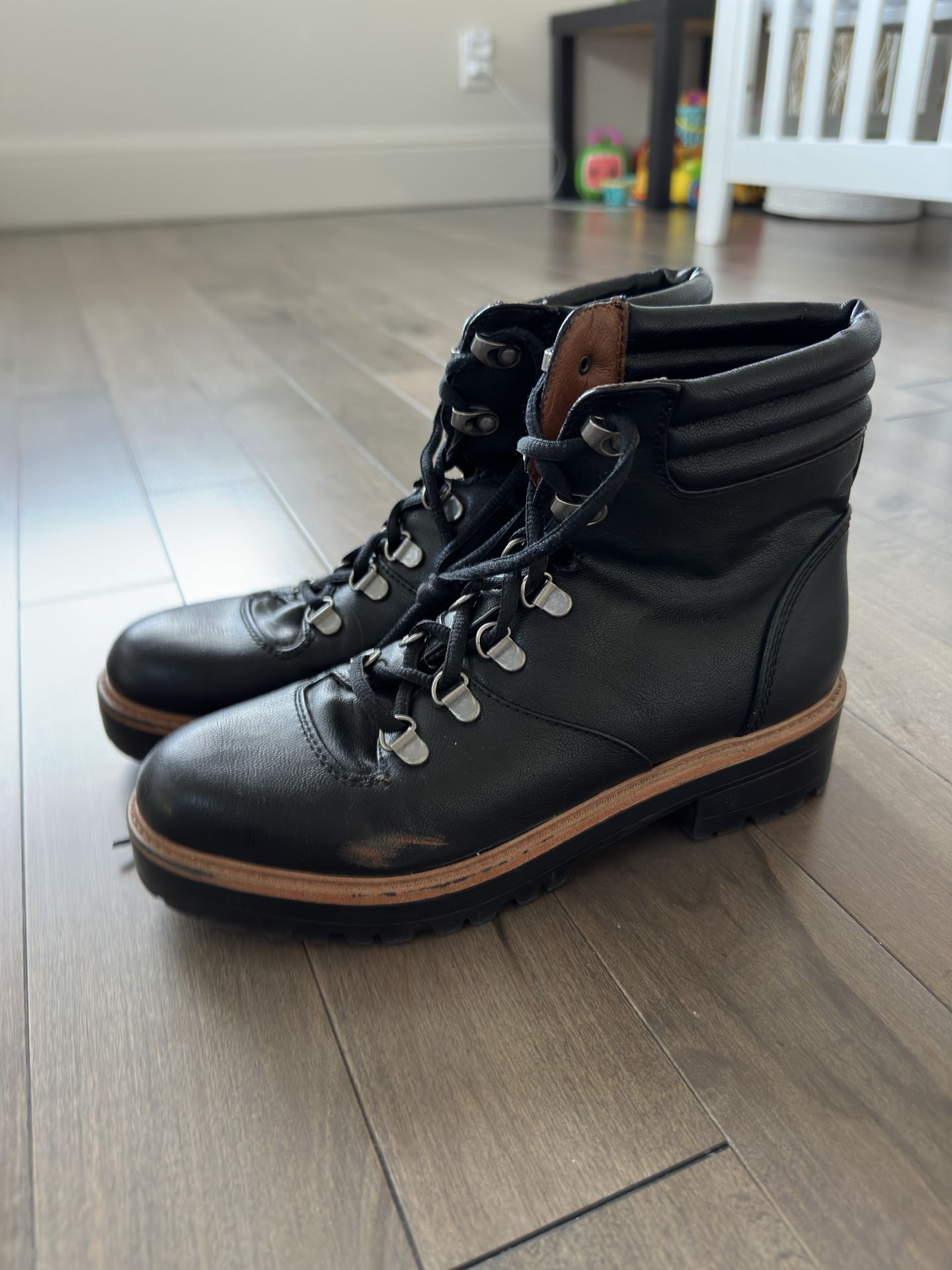 Women's boots