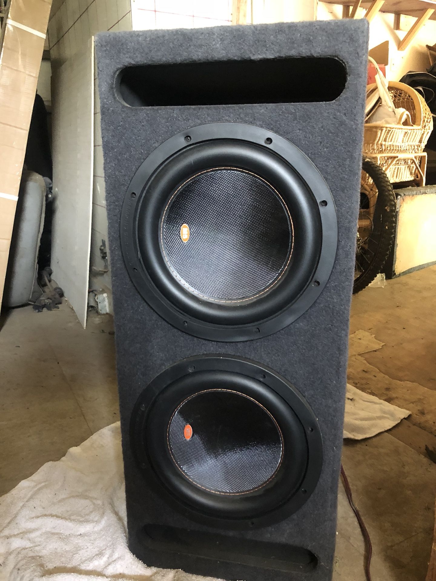 Memphis mojo audio M5 10” subs and Speaker box car audio