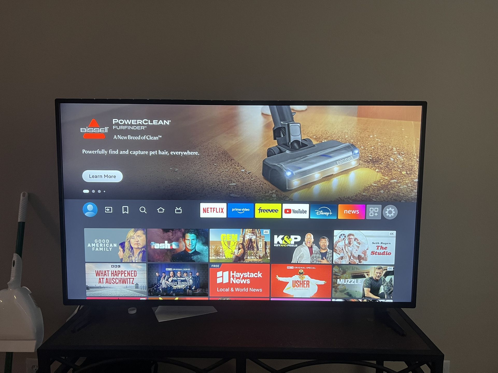 Smart UHD 4K 55 inch INSIGNIA TV
