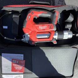 New Milwaukee M18 Grease Gun 