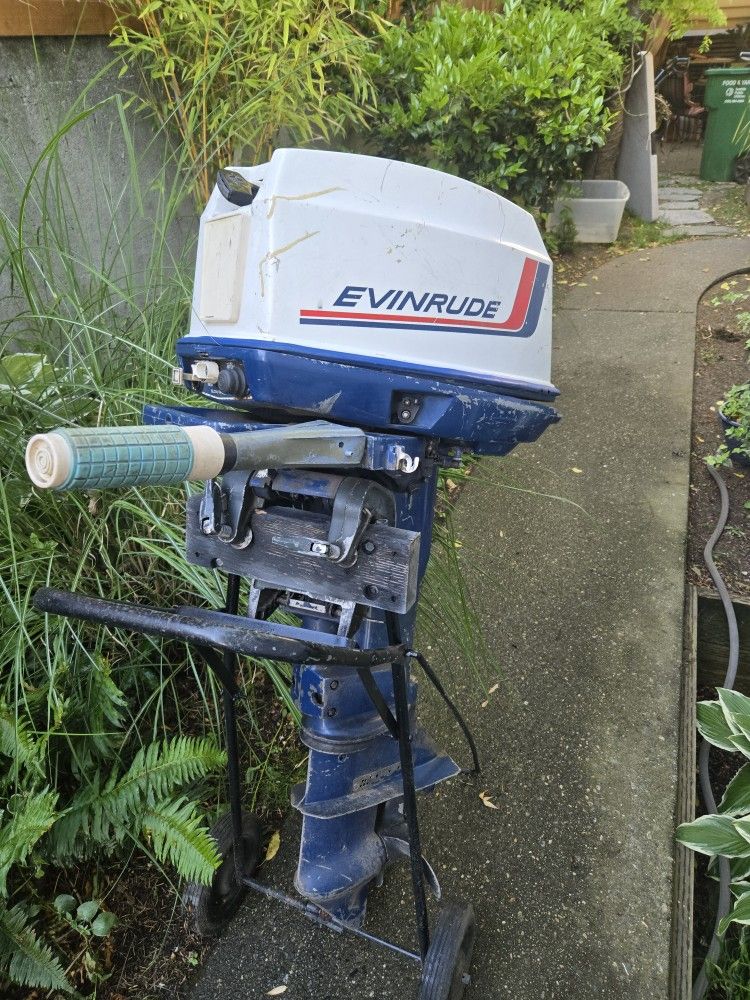 1971 Evinrude Johnson 20Hp Model # 20R71S Outboard Motor with Stand