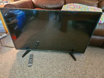 Toshiba 43 Inch Flat Screen TV With GE Universal Remote
