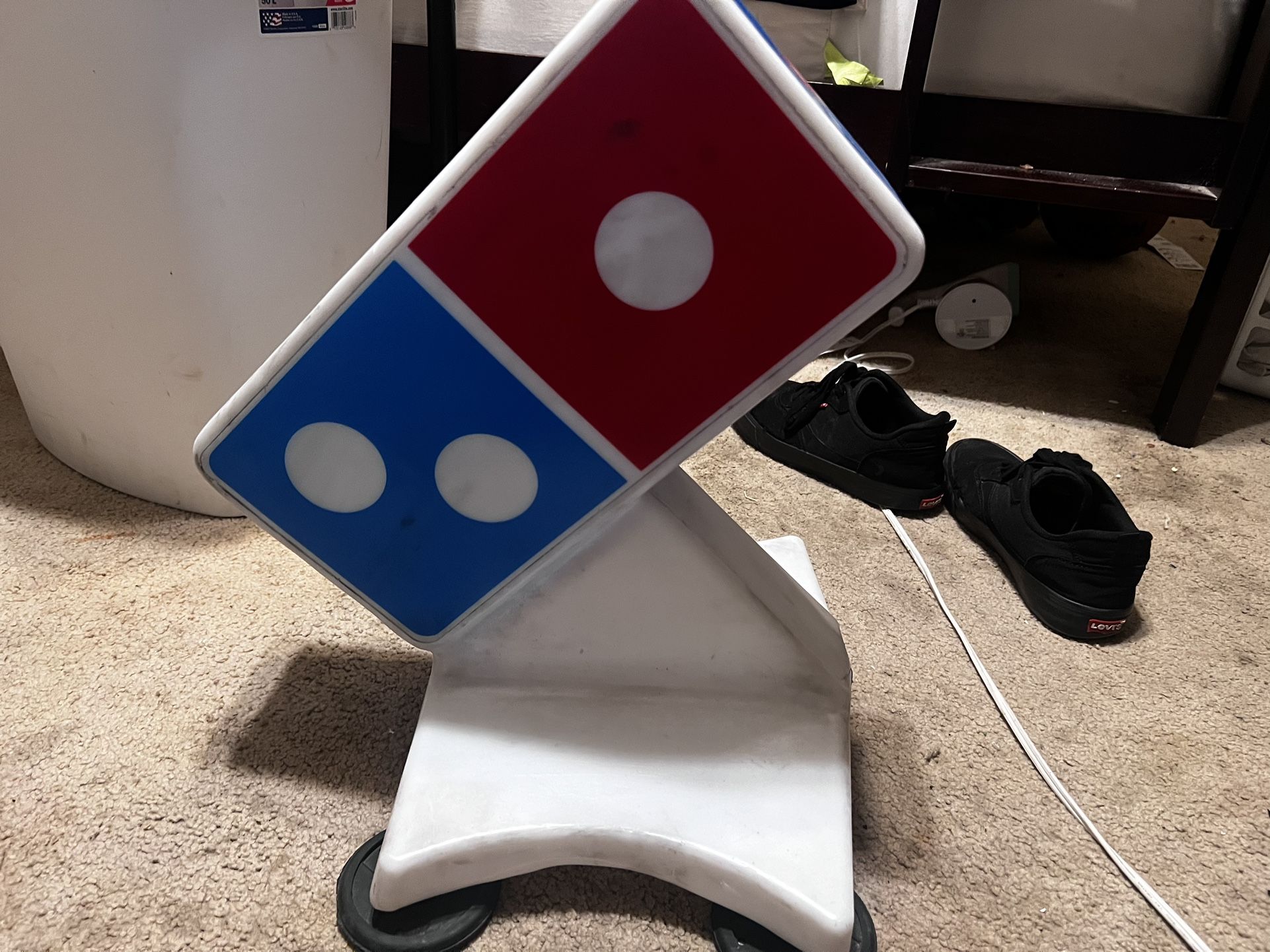 Dominos Car Topper