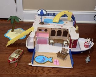 Calico Critters Seaside Cruiser Boat & Critters 