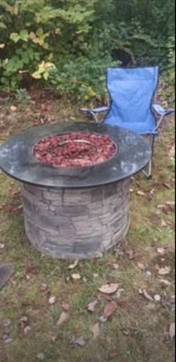 36 x 24 Round propane granite top fire pit with fairly new tank 75% full