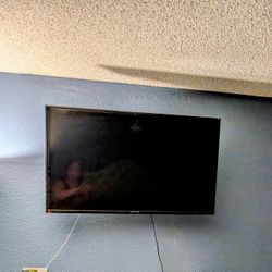 55" Sceptre TV