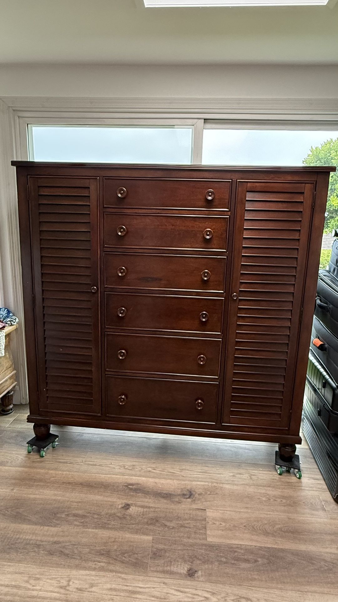 Cabinet - Chest Of Drawers And Shelving