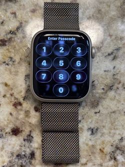 Apple Watch Series 9 – 45mm GPS – Aluminum - Milanese Loop Band