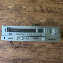 Techniques Stereo Receiver SA-222 Powers On