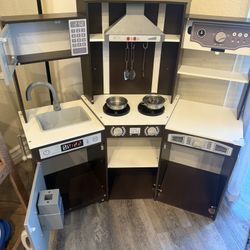Play kitchen
