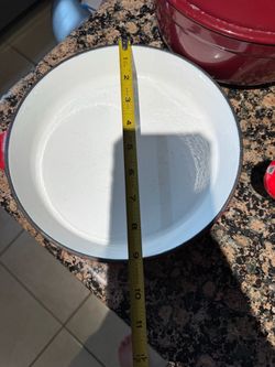 9 Inch Cooks Essentials cast Iron Skillet