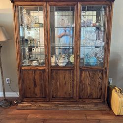 China cabinet. Glass Shelves. 