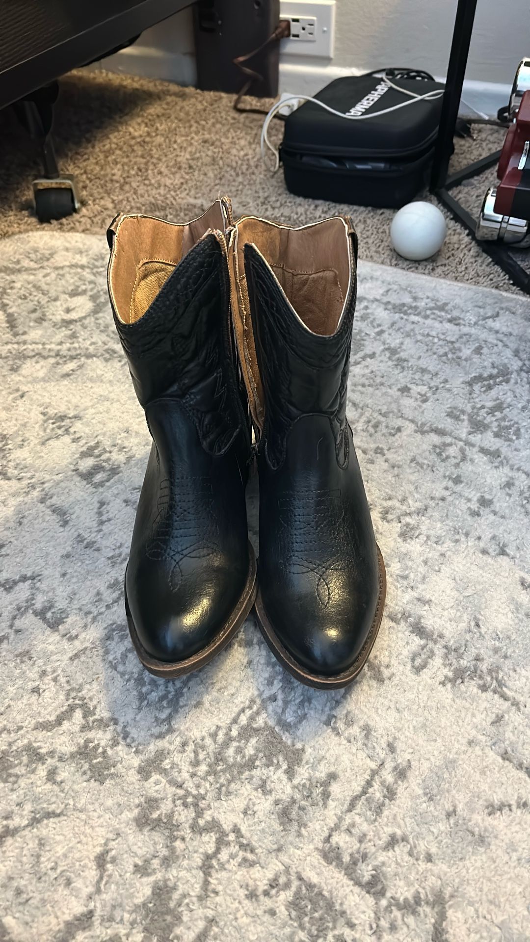 Black Boots