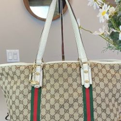 Authentic Gucci GG shoulder Bag