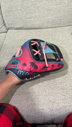 Rawlings Miami REV1X Series Right Hand Throw Glove 2024 - Black, Pink & Blue