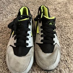 Boy Nikes 