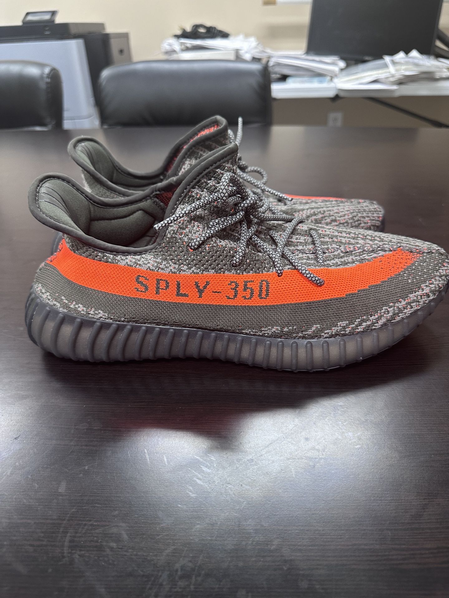 Yeezy 350 v2 carbon Beluga