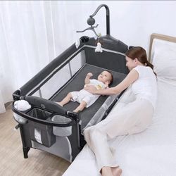5 - in -1 Baby Bassinet Bedside Cribs,Pack and Play Bedside with Waterproof Sheet & Mattress,Large Pack n Play with Diaper Changer，Folding Portable Pl