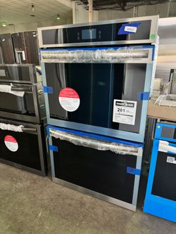 Scratch & Dent, Double Oven Frigidaire Gallery Stainless Steel FCWD3067AFC 