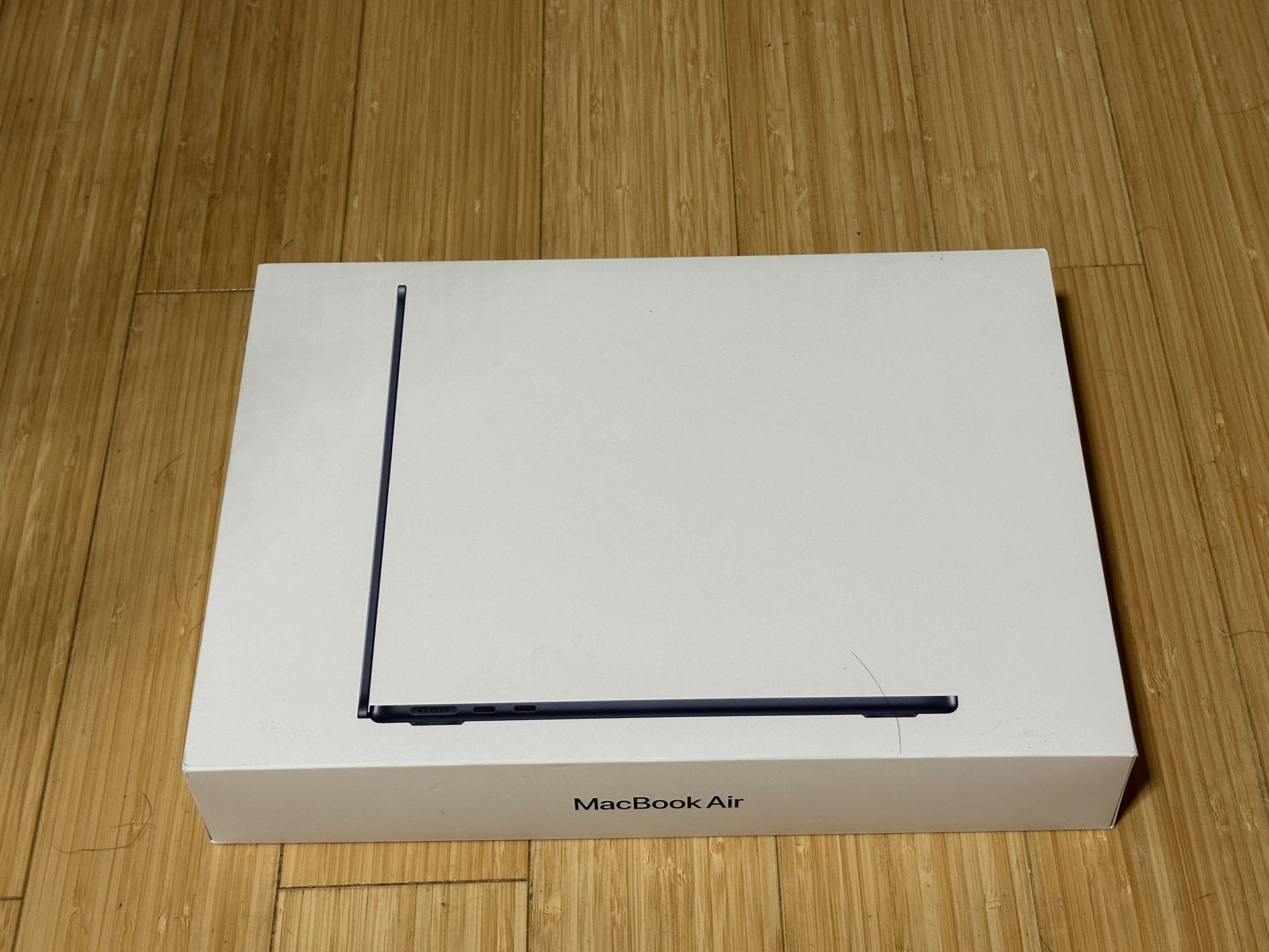 New Apple MacBook Air M2 13” 256GB Midnight