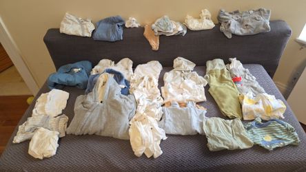 Baby's clothes, 0 to 9 months