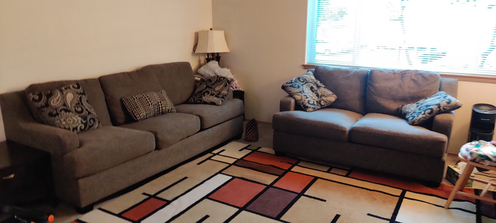 *Pending PU* Free Love Seat And Couch Pet Free *Coordinated PU
