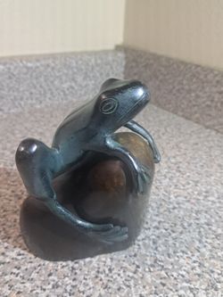 Bronze Frog sculpture