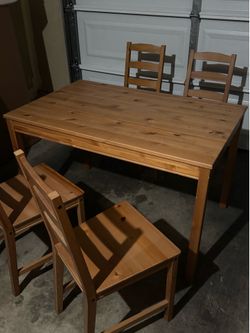 Dining table and 4 chairs