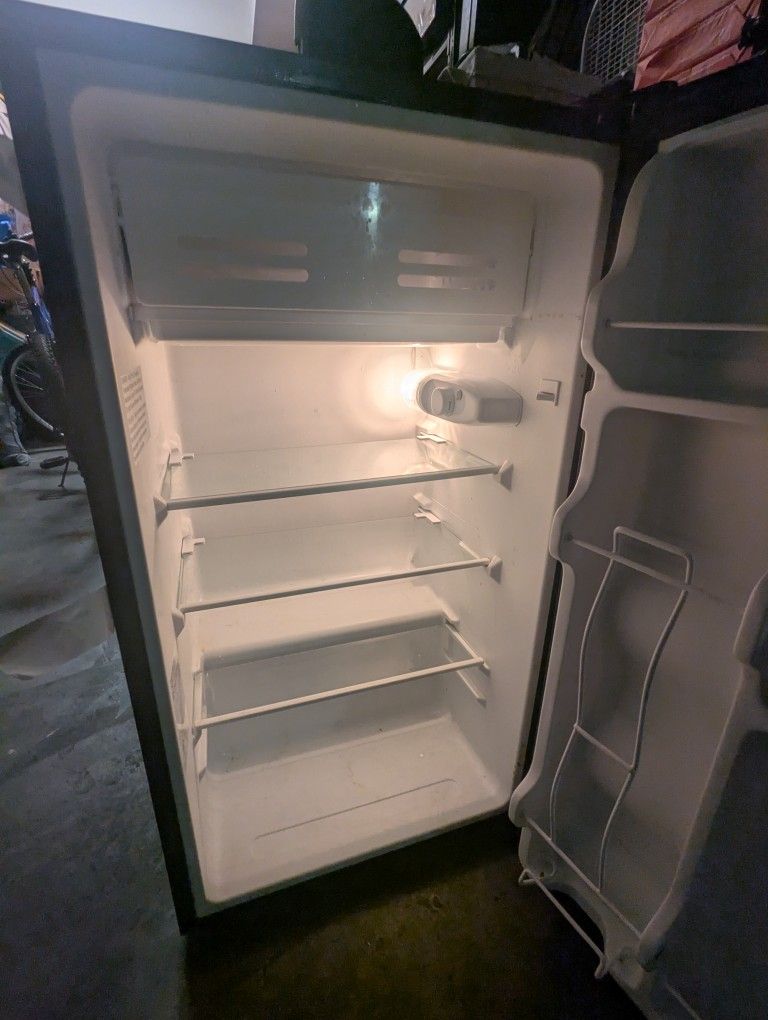 Mini-Fridge With Freezer 4.5 Cu. Ft. Silver