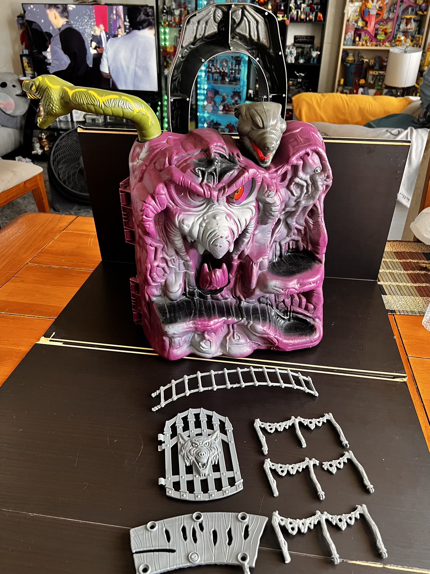Masters Of The Universe MOTU Vintage 1983 Snake Mountain Working Playset