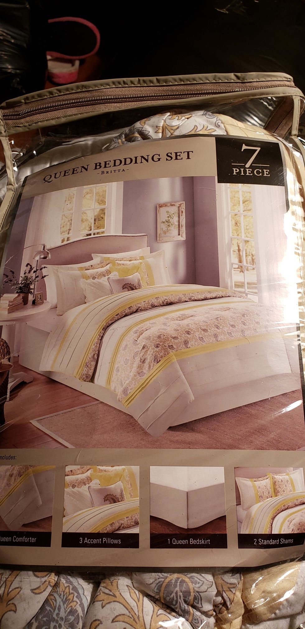 7 Pc Queen Bedding Set NEW $80 obo