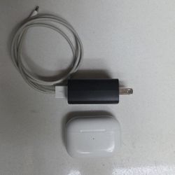 Apple AirPods Pro (1st Gen) – Excellent Condition